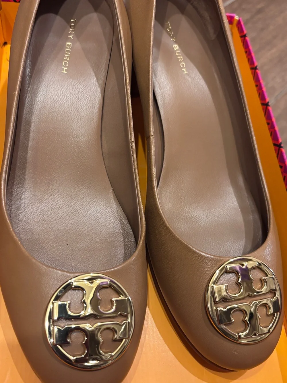 Tory Burch Royal Tan Chelsea 50mm Pump (Tan)